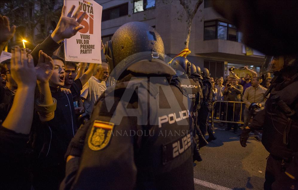 İspanya'daki Katalonya krizi sokaktaki gerginliği artırdı