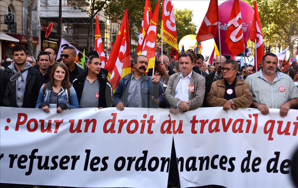 Fransa'da yeni çalışma yasa tasarısı protesto edildi