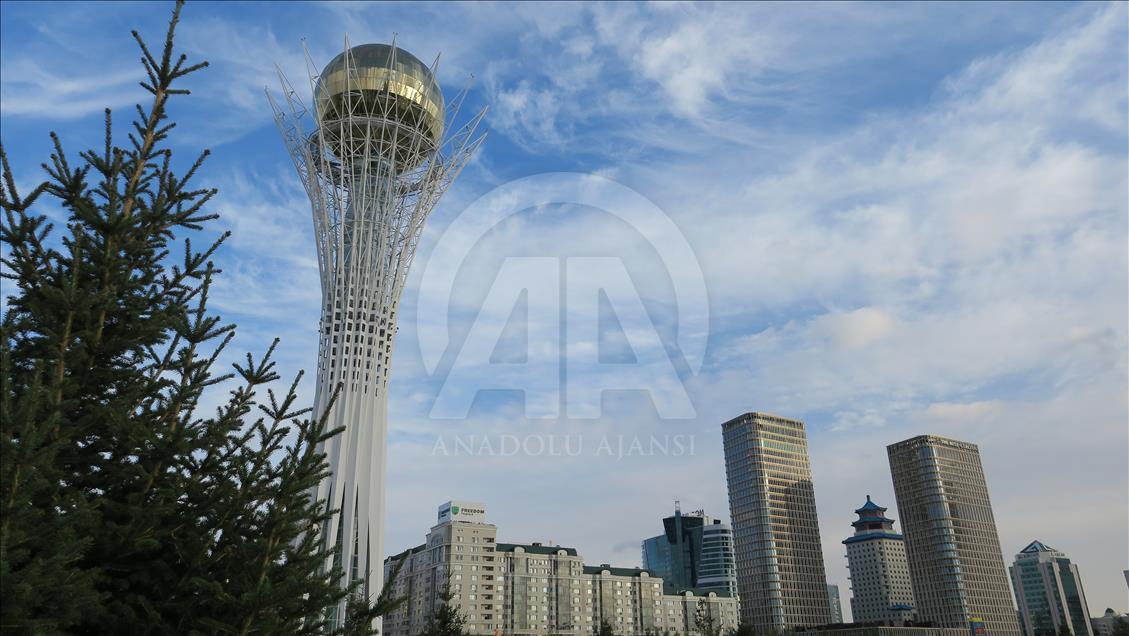 Astana'nın sembolü Bayterek Kulesi