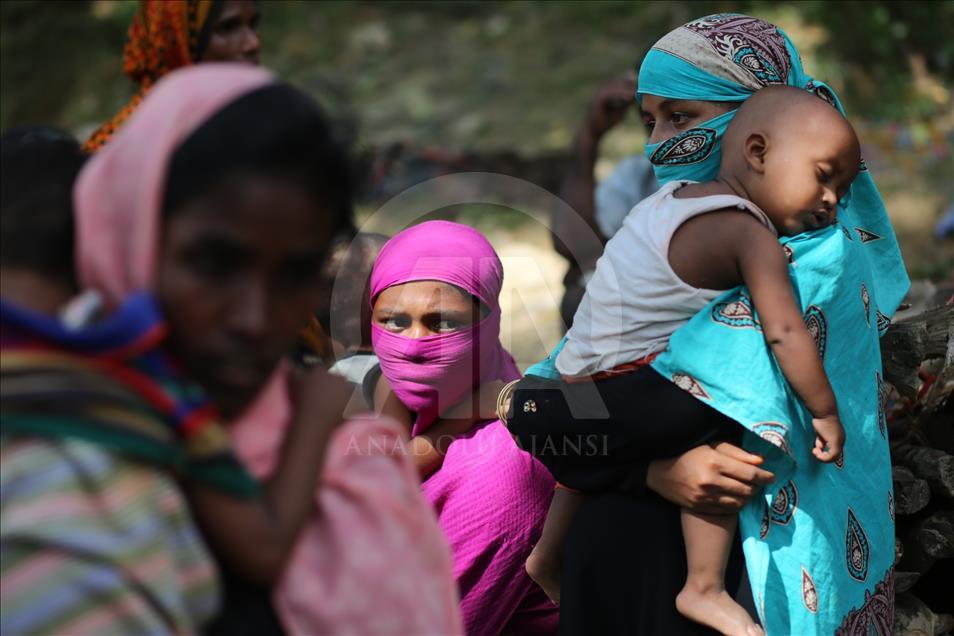 Bangladeş'teki kamplarda kalan Arakanlı Müslümanlar