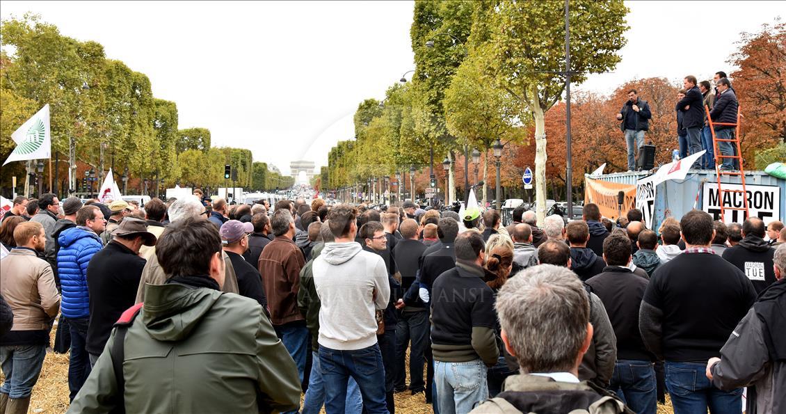 French farmers block Champs Elysees