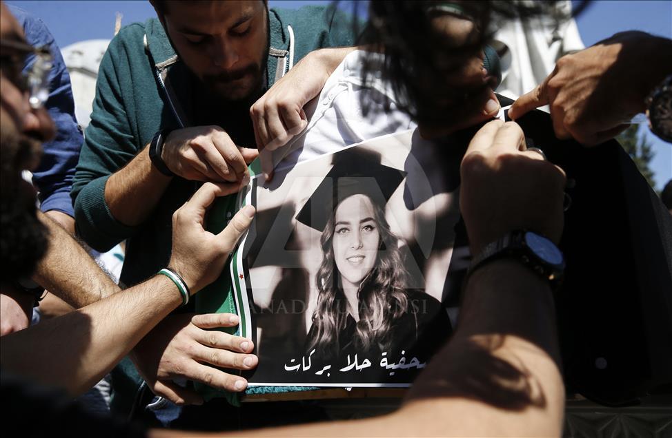 Suriyeli aktivist kadın ve gazeteci kızı toprağa verildi