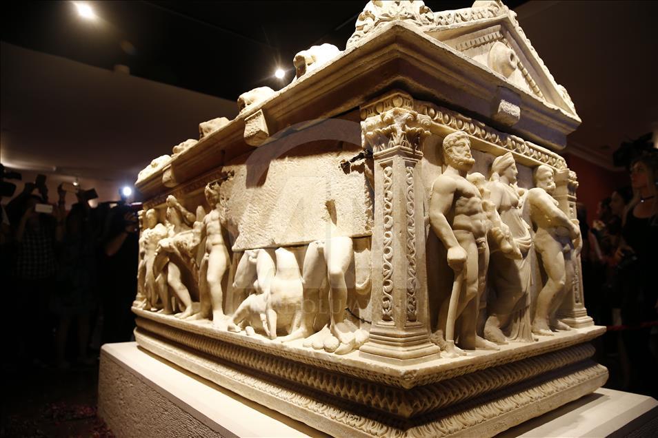 Sarkofagu i Herkulit ekspozohet në muzeun në Antalia
