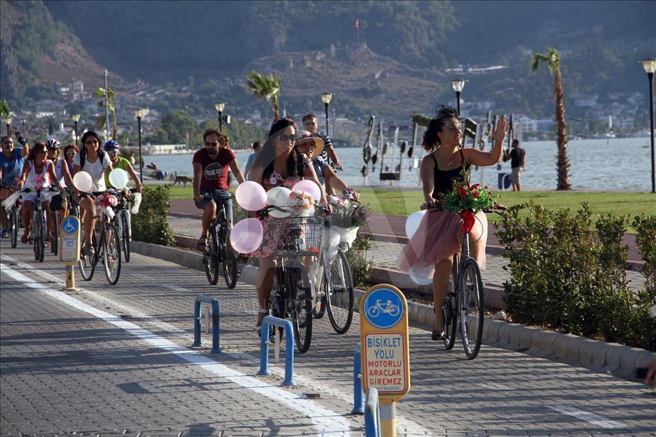 Muğla’da “Süslü Kadınlar Bisiklet Turu”