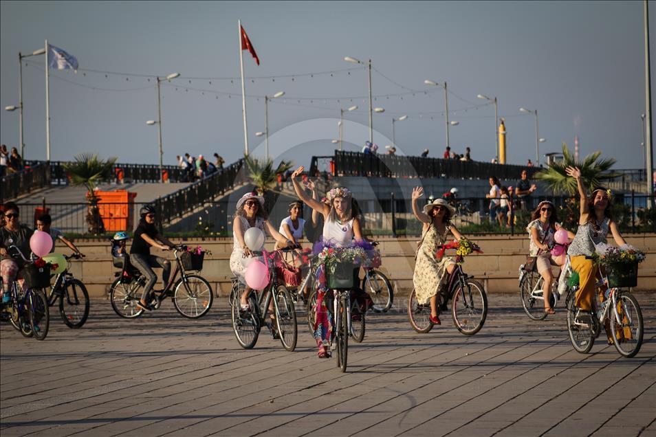 "Süslü kadınlar bisiklet turu"