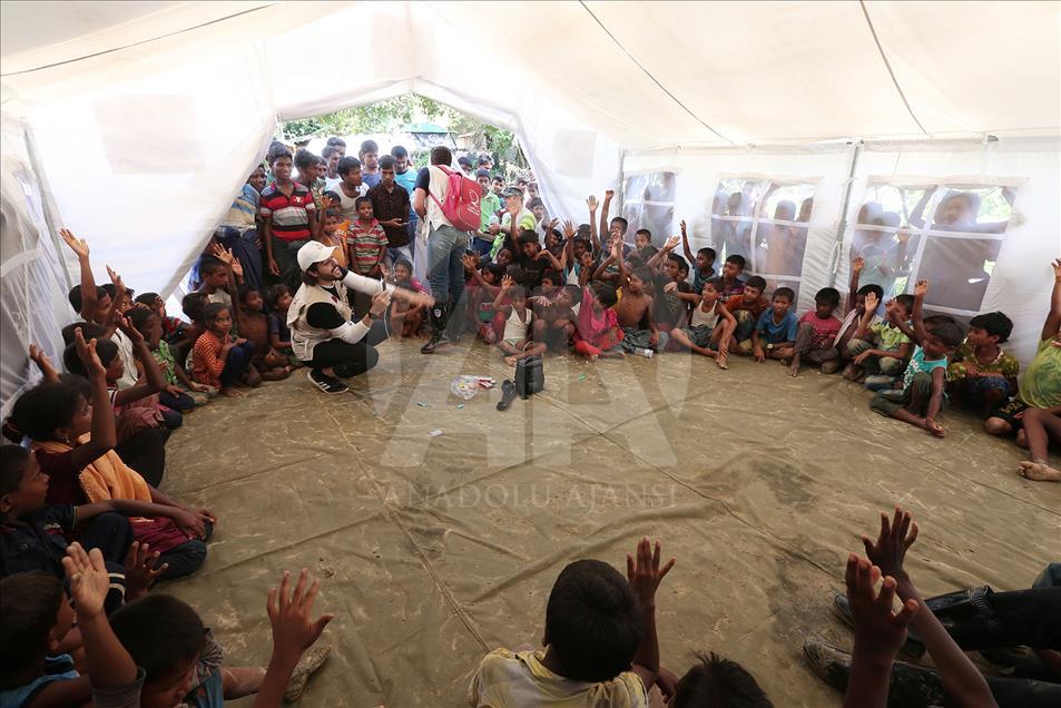 Aides de "Qatar Charity" aux Musulmans Rohingyas au Bangladesh 
