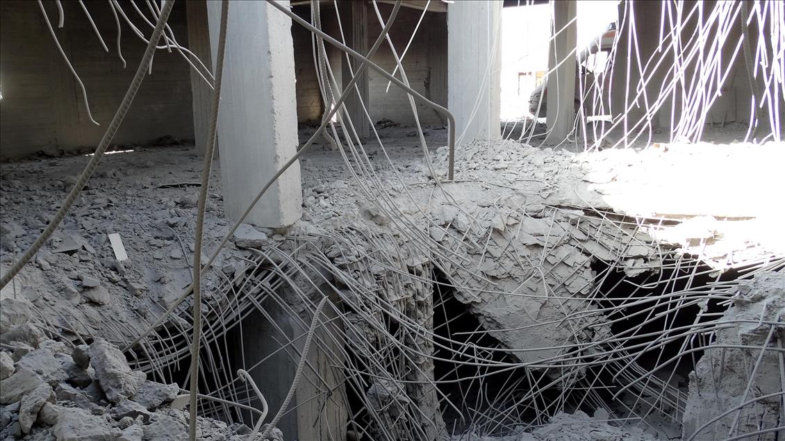 В Сирии продолжают бомбить зону деэскалации в Идлибе
