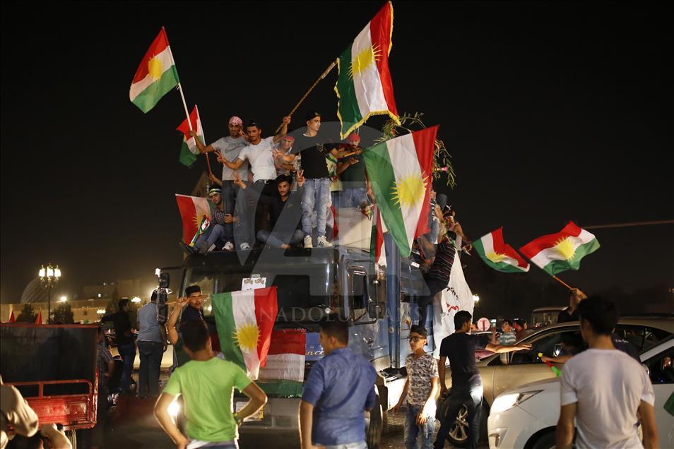 احتفالات بالإقليم الكردي فور انتهاء التصويت في استفتاء الانفصال
