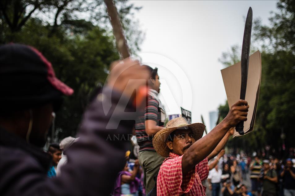 Silent protest marks 3 years since Mexican students disappeared