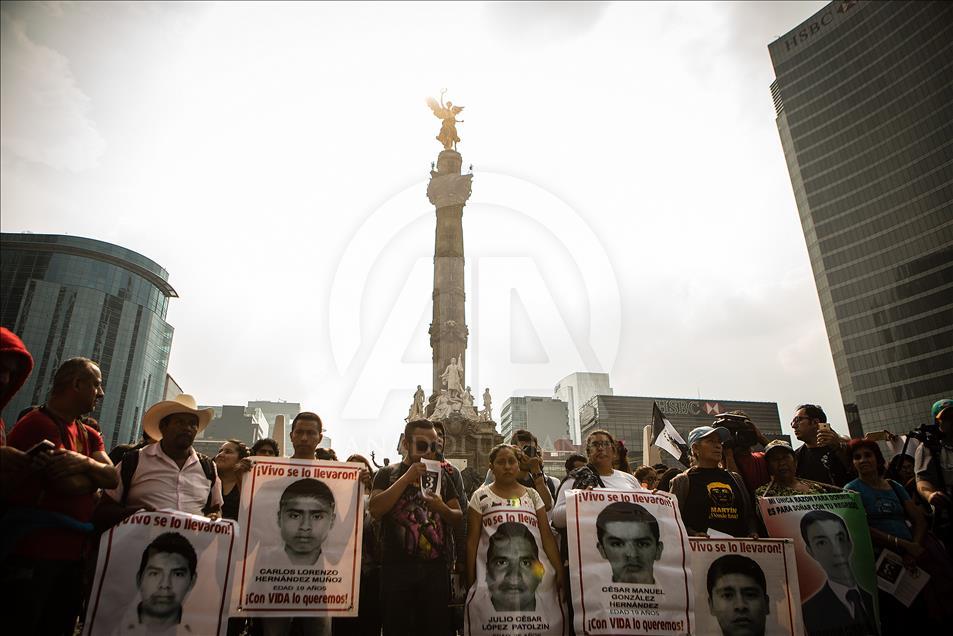 Silent protest marks 3 years since Mexican students disappeared