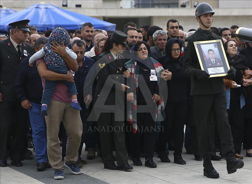 Şehit Yüzbaşı Erdal son yolculuğuna uğurlandı