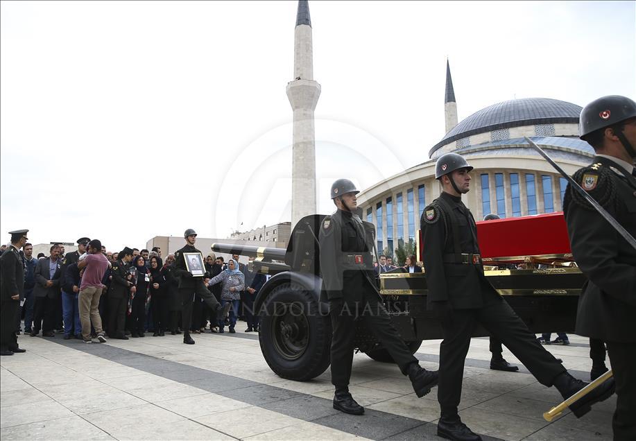 Şehit Yüzbaşı Erdal son yolculuğuna uğurlandı