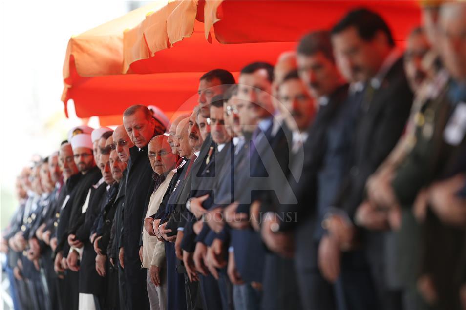 Jandarma Yüzbaşı Mustafa Erdal son yolculuğuna uğurlandı