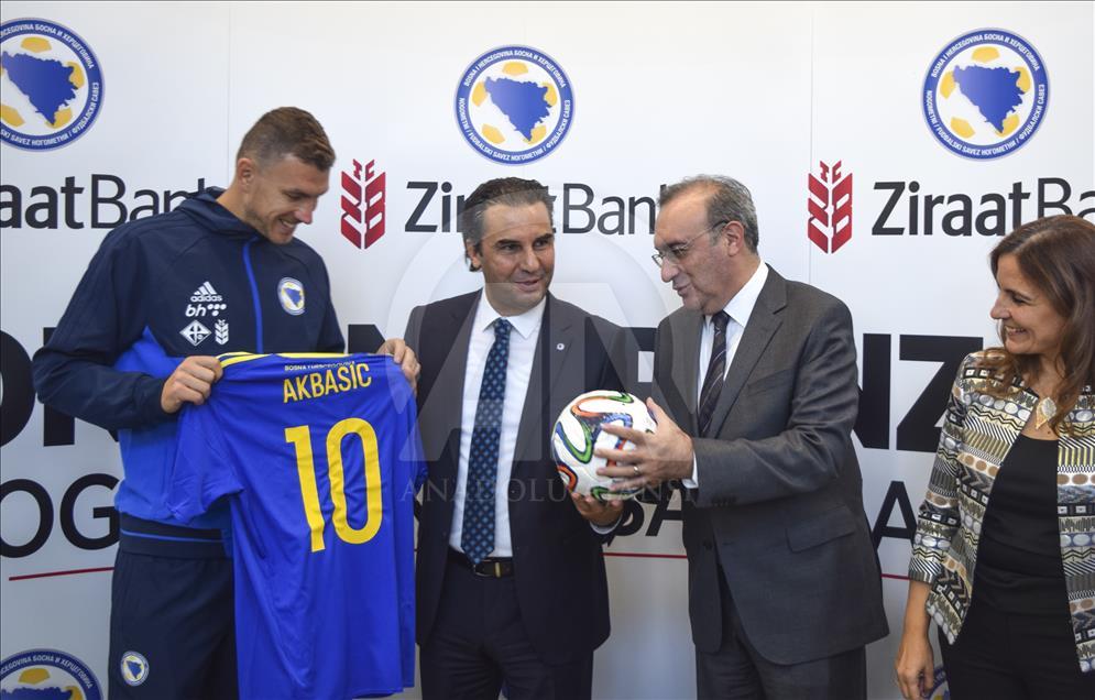 Bh. fudbaleri posjetili Ziraat bank: Zajedno u nove pobjede