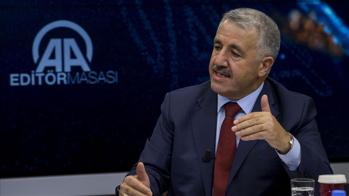 Ulaştırma, Denizcilik ve Haberleşme Bakanı Arslan, AA Editör Masasında
