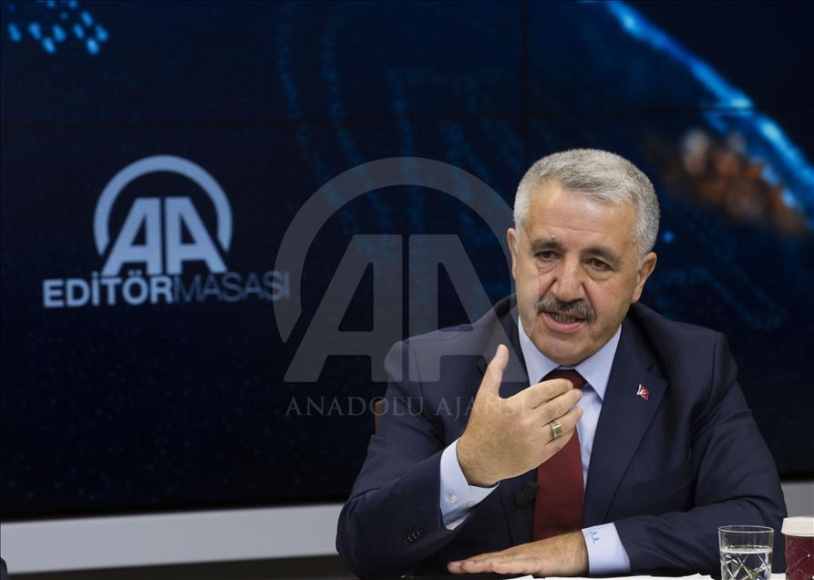 Ulaştırma, Denizcilik ve Haberleşme Bakanı Arslan, AA Editör Masası'nda