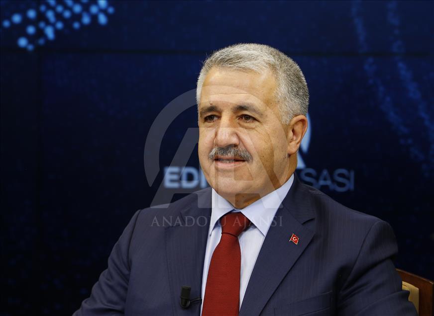 Ulaştırma, Denizcilik ve Haberleşme Bakanı Arslan, AA Editör Masası'nda