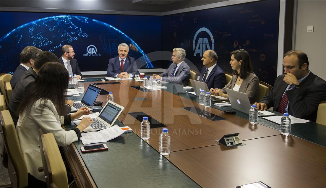 Ulaştırma, Denizcilik ve Haberleşme Bakanı Arslan, AA Editör Masasında