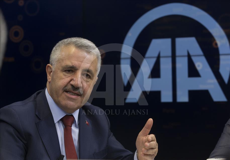 Ulaştırma, Denizcilik ve Haberleşme Bakanı Arslan, AA Editör Masasında
