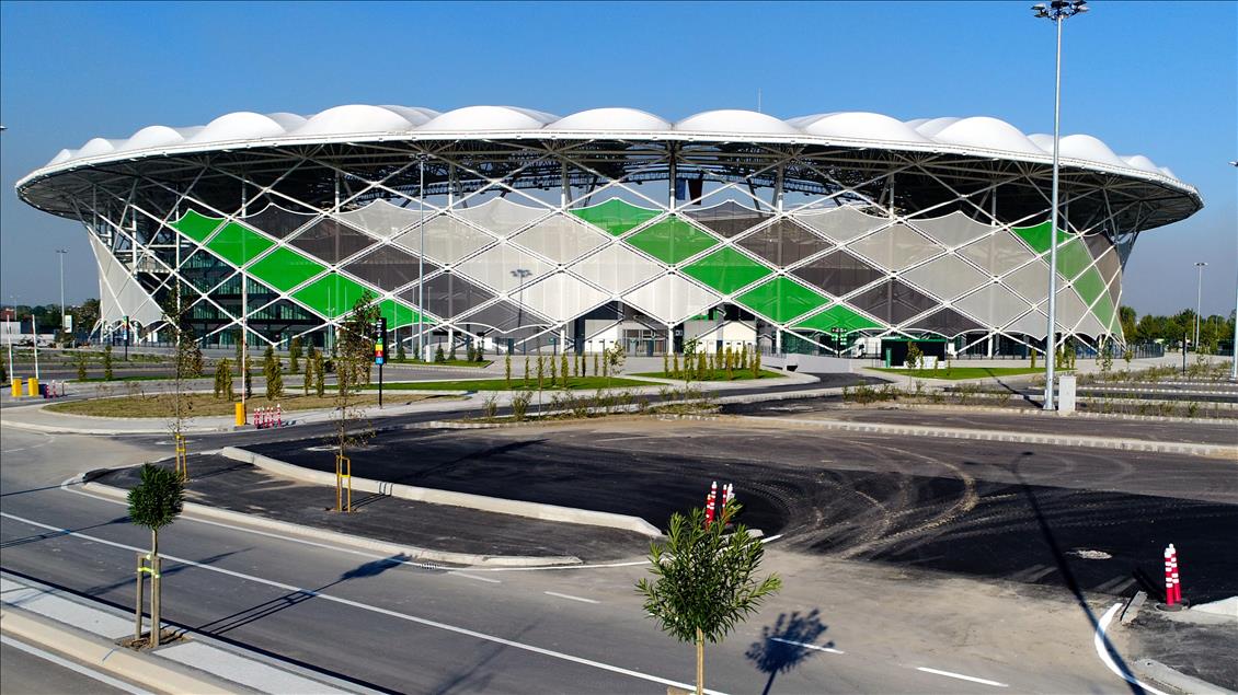 Sakaryaspor yeni stadında ilk maçına çıkıyor