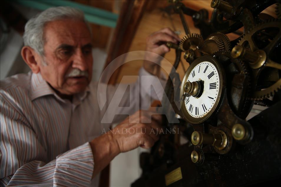 118 yıllık saat kulesinin bakımı Hasan ustaya emanet