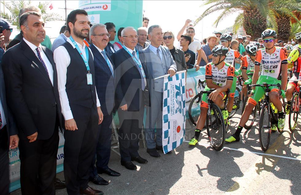 В Турции стартовал 53-й президентский велотур
