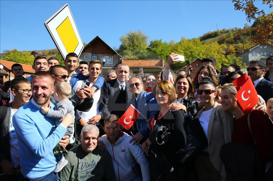 Turkish President Erdogan warmly welcomed in Novi Pazar