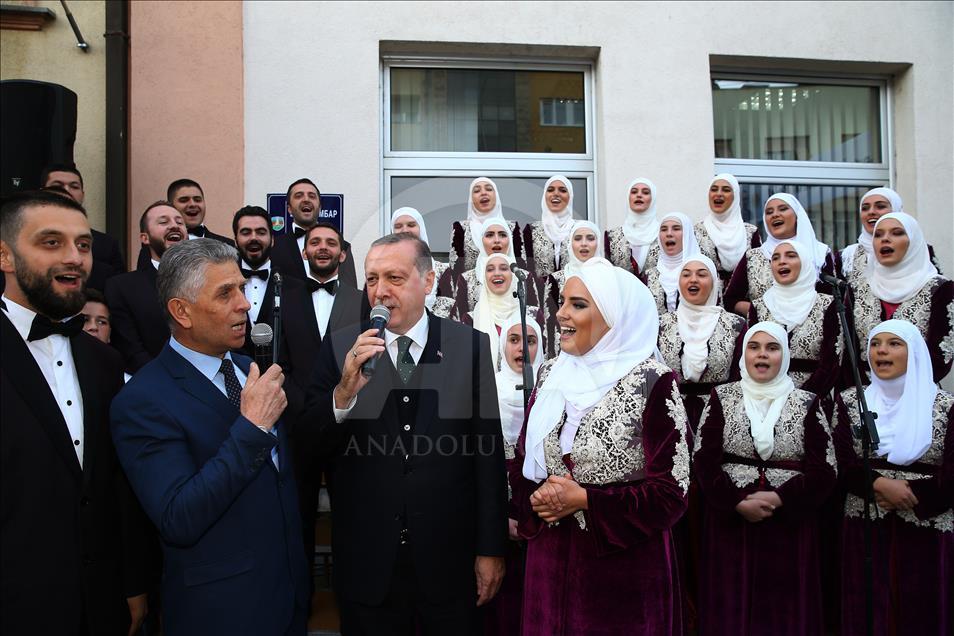 Turkish President Erdogan warmly welcomed in Novi Pazar