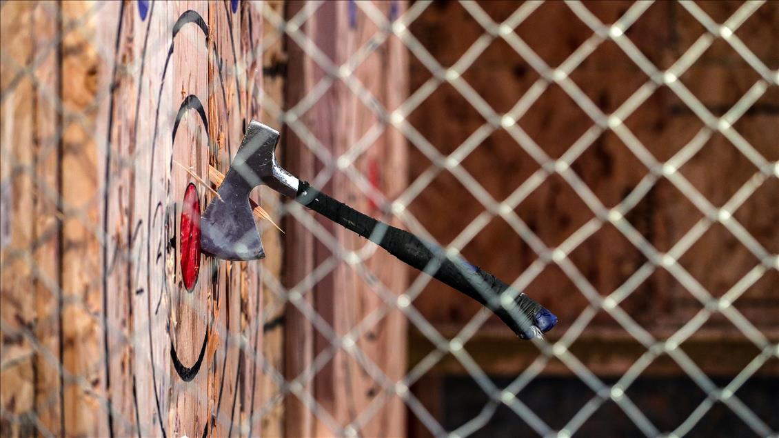 Competitive axe-throwing in Chicago