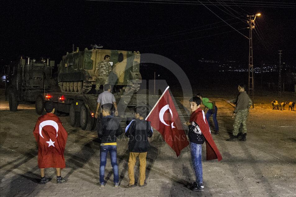 تركيا تنشر تعزيزات عسكرية إضافية على حدودها مع إدلب السورية