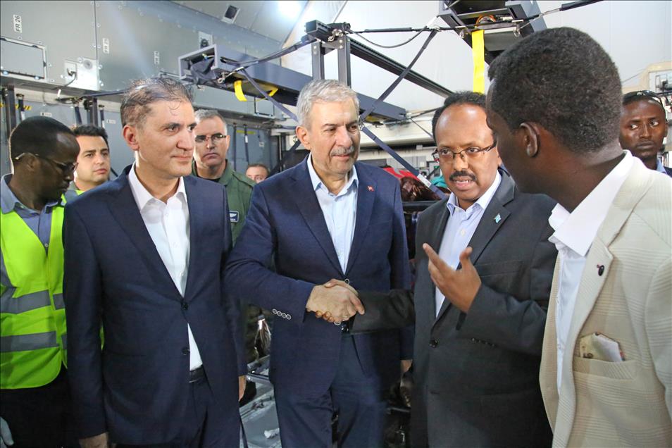 Turkish Health Minister Ahmet Demircan visits Somalia