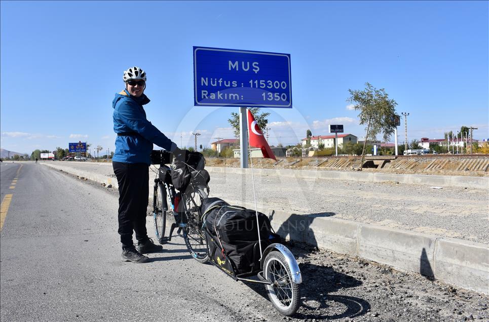 "Bisikletli kütüphaneci" komşu ildeki çocuklara da ulaşıyor