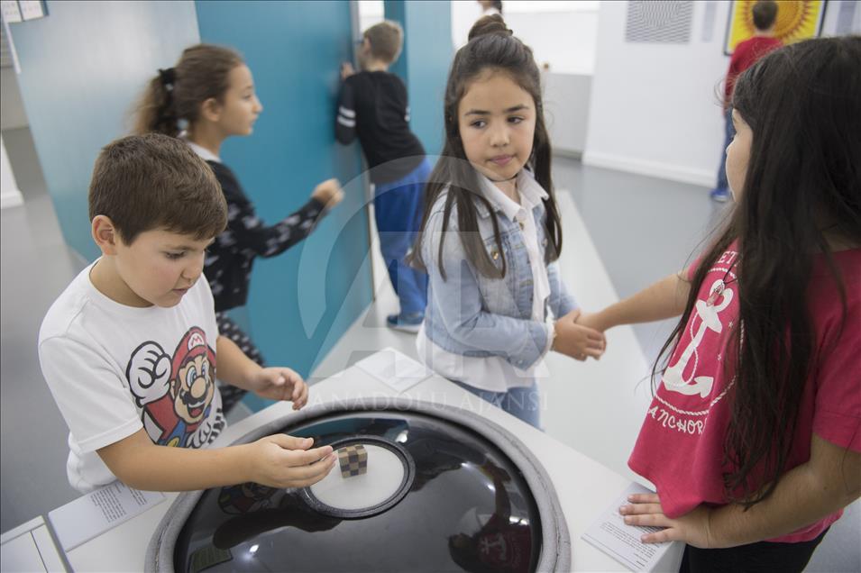 Museum of Illusions draws people's interest in Vienna