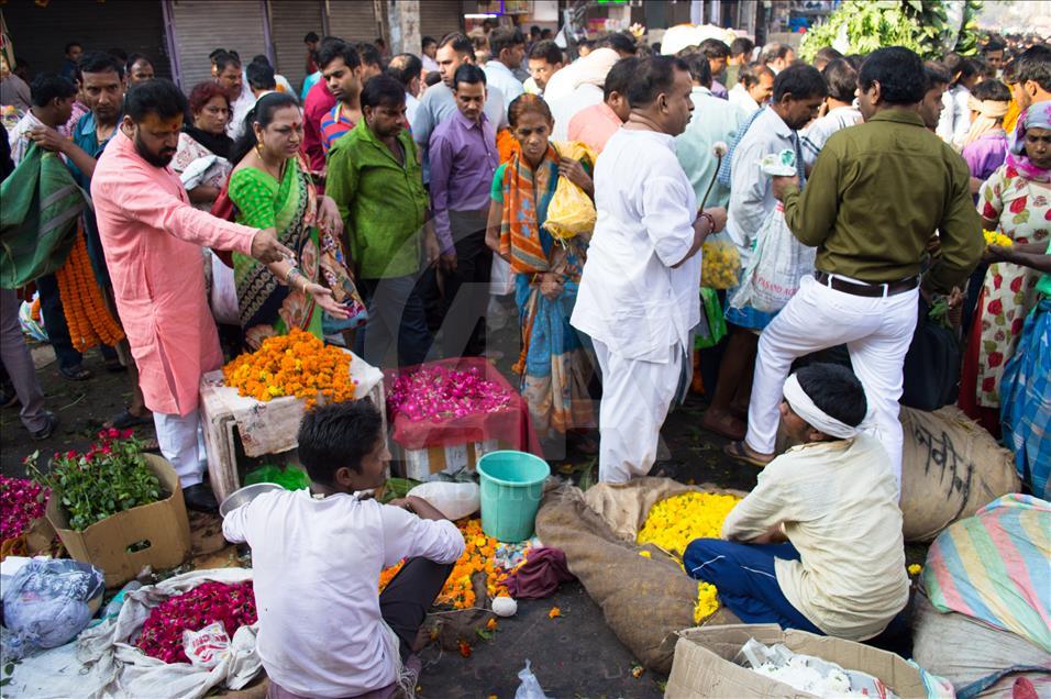 Flower Market on Indian Diwali festival - Anadolu Ajansı