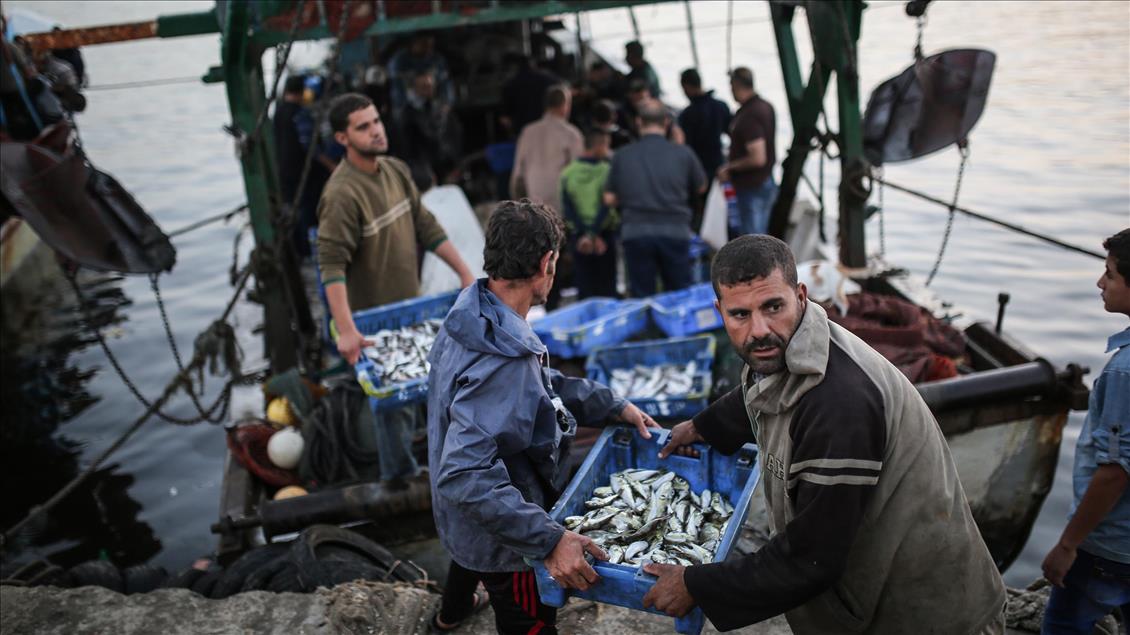 İsrail'in, Gazze'de balık avlama mesafesini artırması