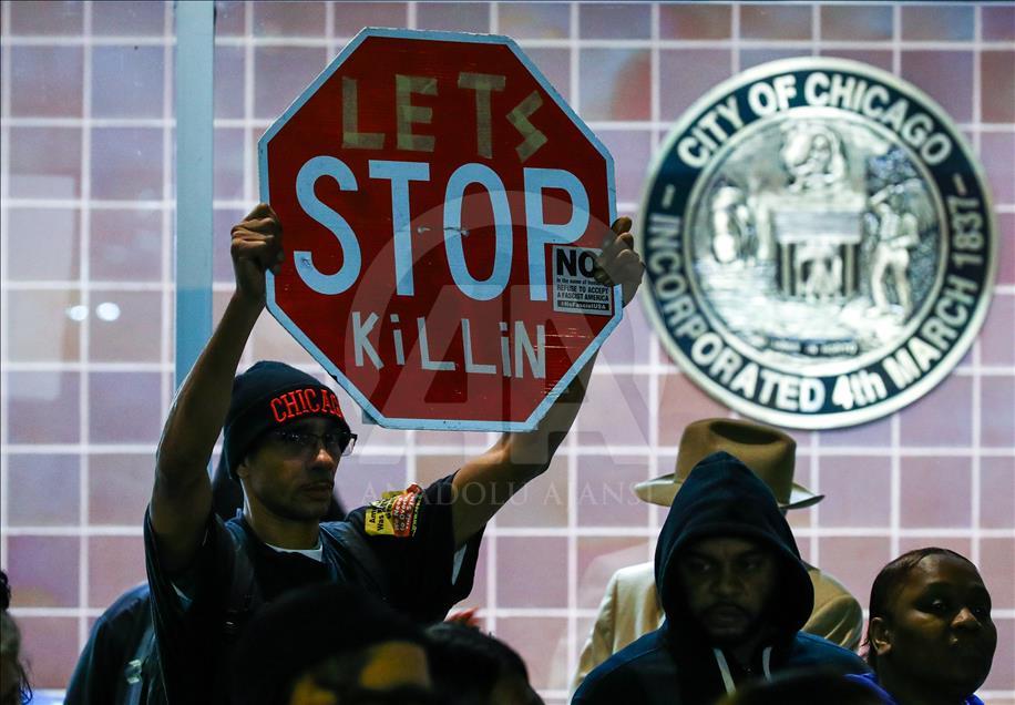 Chicago'da polis şiddeti protesto edildi
