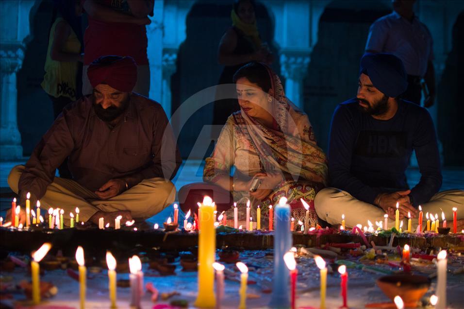Hindistan'da "Işık" Festivali: Diwali
