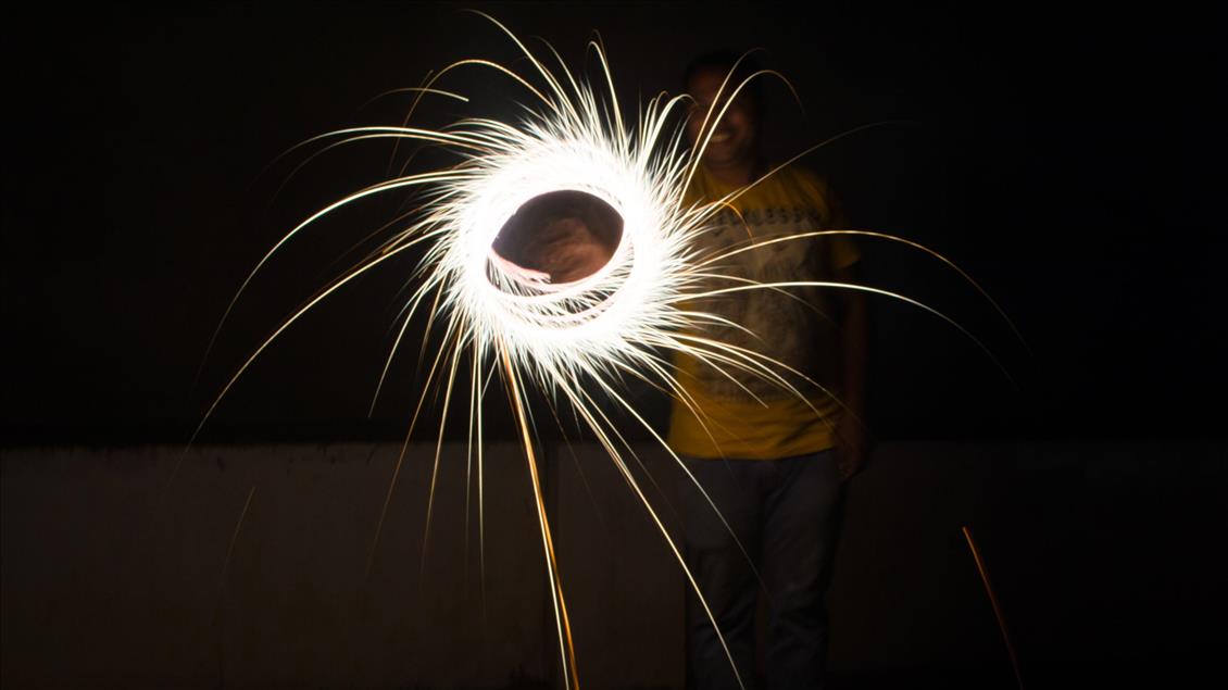 Indian streets lit up for Diwali festival