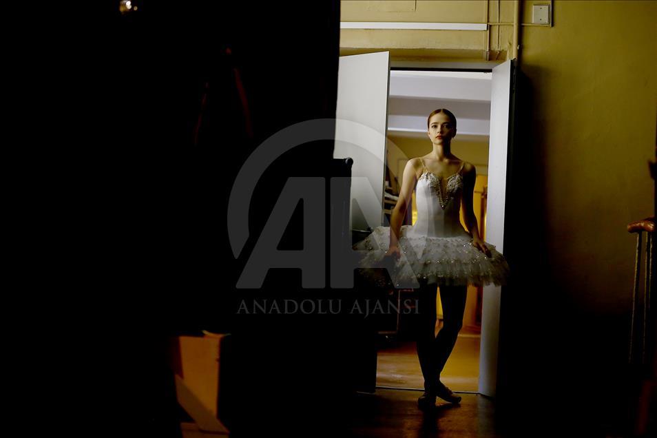 Male ruske balerine: Teška i detaljna obuka na putu ka slavi