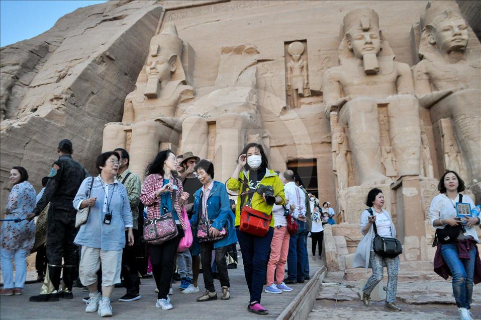 Sun 'rises' on Ramesses II statue in Egypt