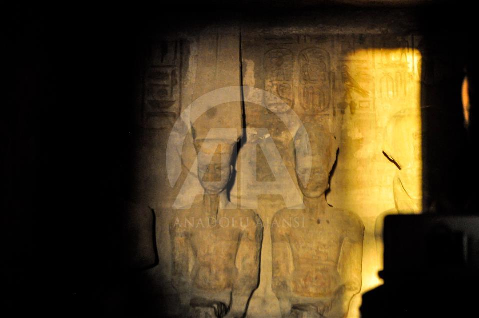 Sun 'rises' on Ramesses II statue in Egypt