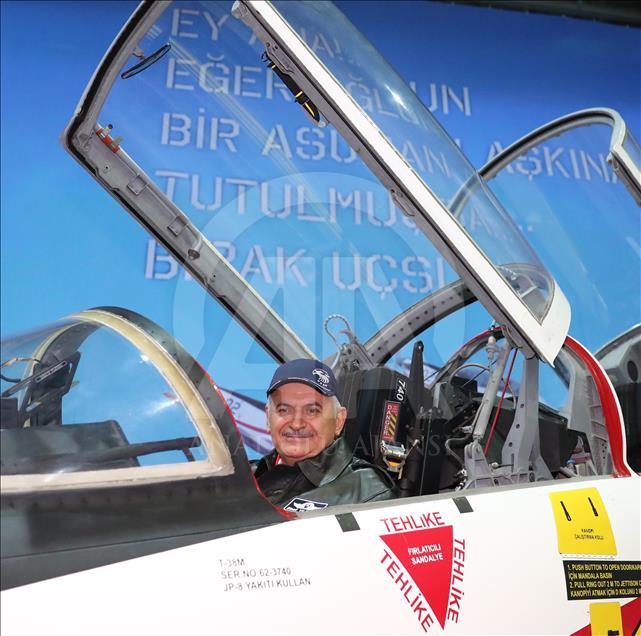 Yıldırım, Çiğli 2. Ana Jet Üs Komutanlığını ziyaret etti