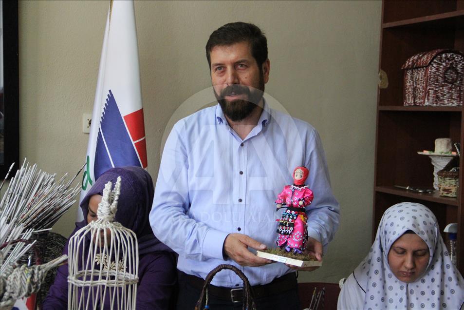 Hanımeli Çarşısı'nın "altın kızları"