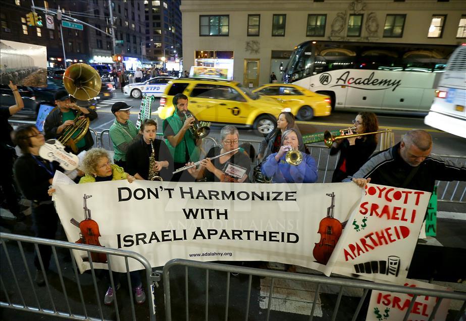 Human rights activists protest Israeli occupation in Palestine