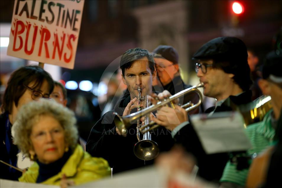 Human rights activists protest Israeli occupation in Palestine