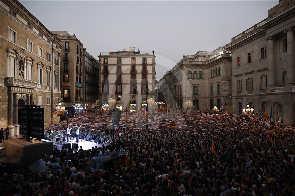 Katalonya'da bağımsızlık yanlıları sokaklarda