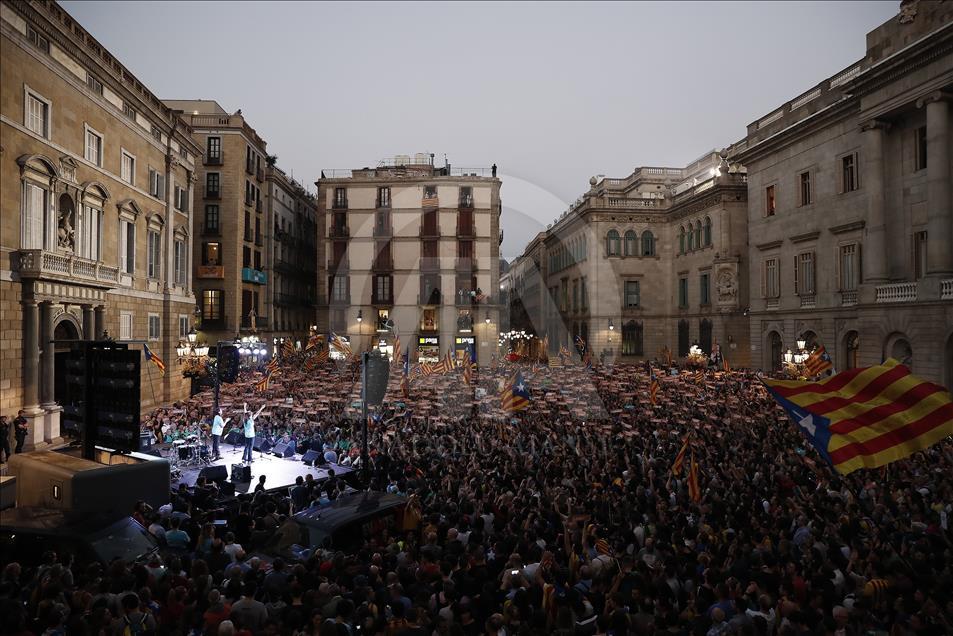 Katalonya'da bağımsızlık yanlıları sokaklarda