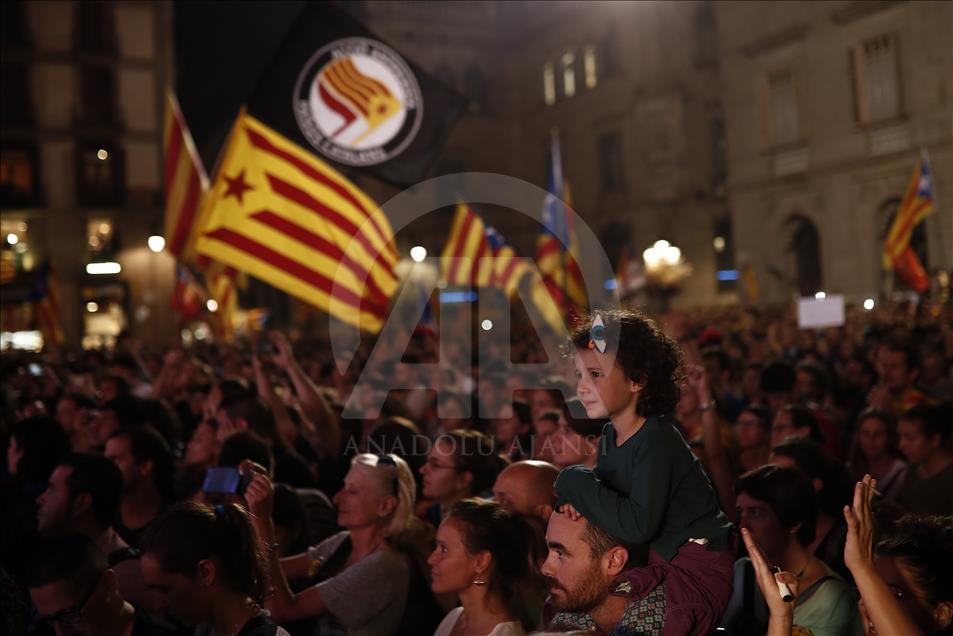 Katalonya'da bağımsızlık yanlıları sokaklarda