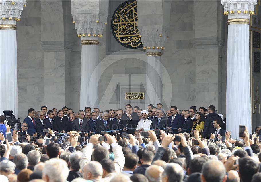 Erdoğan hap xhaminë e sapondërtuar "Melike Hatun" në Ankara
