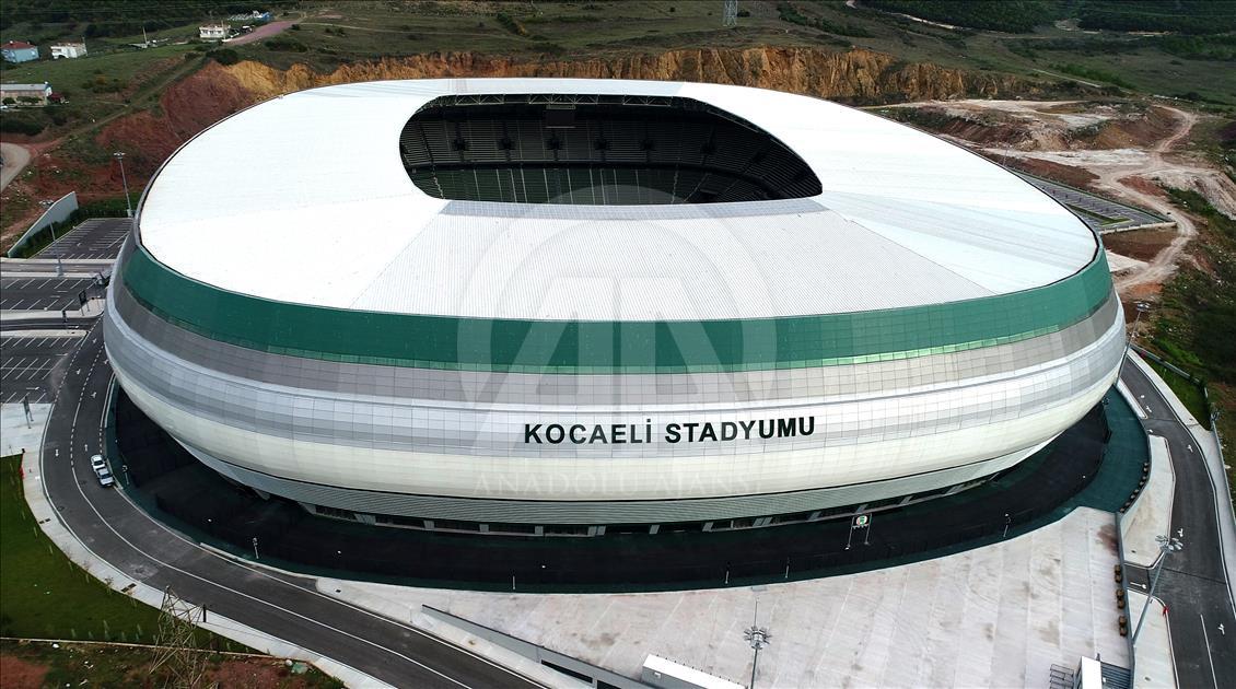 Pişmaniye tasvirli statta "mutlu son"